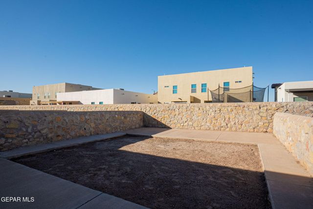 807 HC Gilbert Minjares Drive B, Socorro, TX 79927