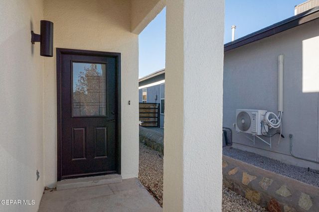 807 HC Gilbert Minjares Drive B, Socorro, TX 79927