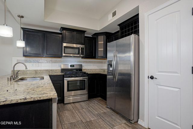 807 HC Gilbert Minjares Drive B, Socorro, TX 79927