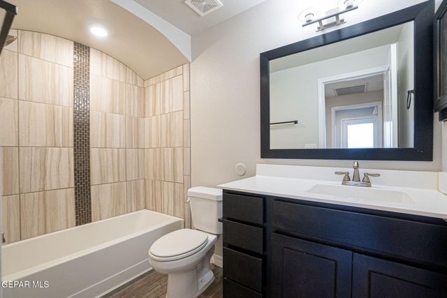 807 HC Gilbert Minjares Drive B, Socorro, TX 79927