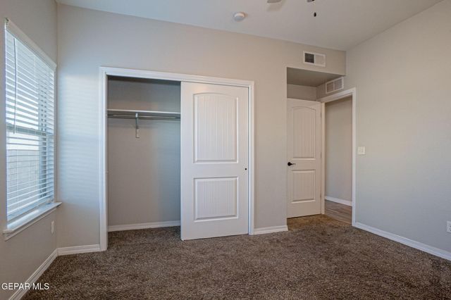 807 HC Gilbert Minjares Drive B, Socorro, TX 79927