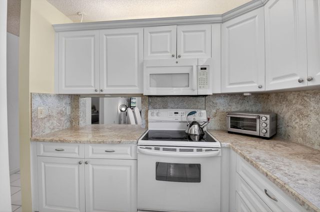 13889 Royal Palm Court D, Delray Beach, FL 33484