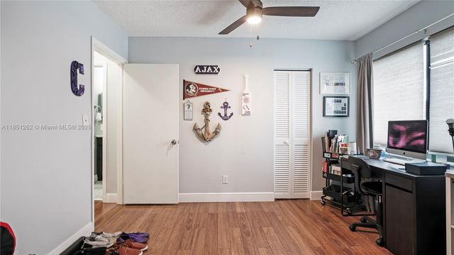 3 Laredo Pl 6-10, Davie, FL 33324