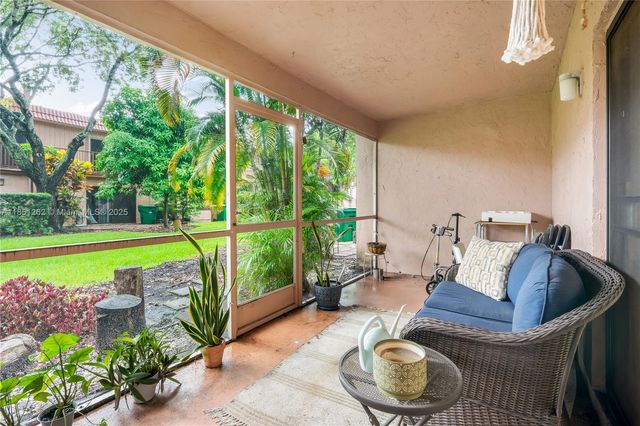 3 Laredo Pl 6-10, Davie, FL 33324