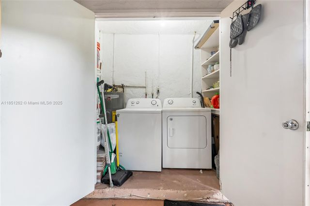 3 Laredo Pl 6-10, Davie, FL 33324