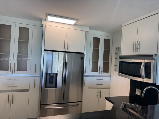 100 Bayview Drive 309, Sunny Isles Beach, FL 33160