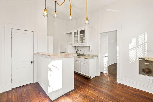 501 E FLORIBRASKA AVENUE, Tampa, FL 33603