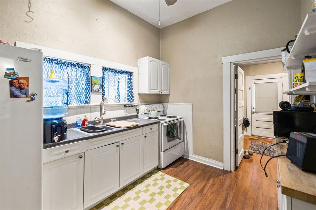 Image 27 of property listing at 501 E FLORIBRASKA AVENUE, Tampa, FL 33603