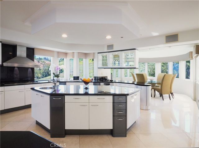 702 via La Cuesta, Palos Verdes Estates, CA 90274