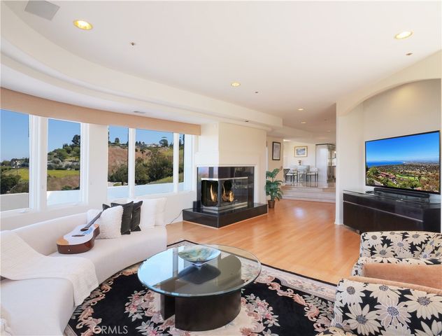 702 via La Cuesta, Palos Verdes Estates, CA 90274