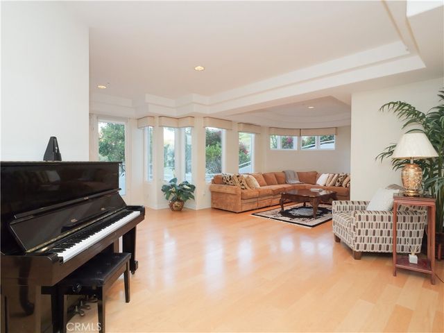 702 via La Cuesta, Palos Verdes Estates, CA 90274