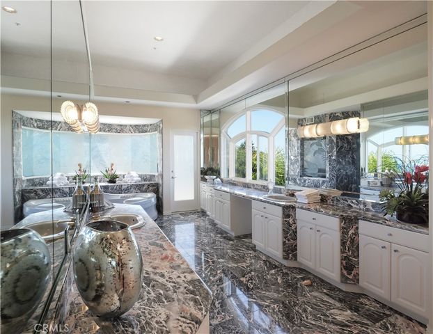 702 via La Cuesta, Palos Verdes Estates, CA 90274