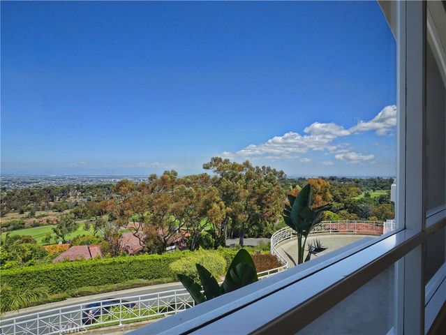 702 via La Cuesta, Palos Verdes Estates, CA 90274