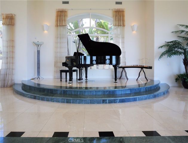 702 via La Cuesta, Palos Verdes Estates, CA 90274