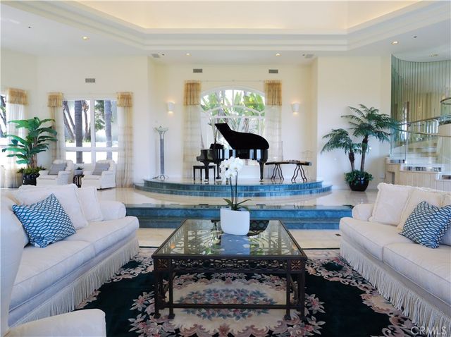 702 via La Cuesta, Palos Verdes Estates, CA 90274