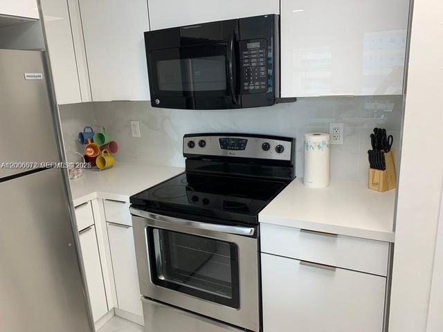 185 SE 14th Ter 1009, Miami, FL 33131