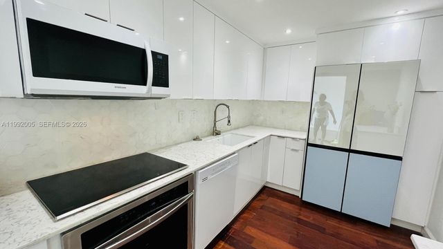 3731 N Country Club Dr 2225, Aventura, FL 33180