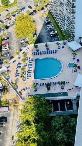 3731 N Country Club Dr 2225, Aventura, FL 33180