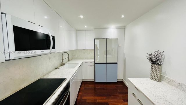 3731 N Country Club Dr 2225, Aventura, FL 33180