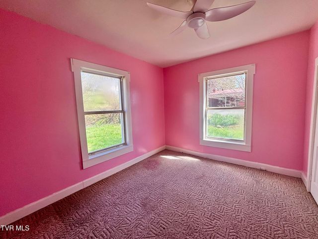 539 Oakwood Avenue, Pennington Gap, VA 24277