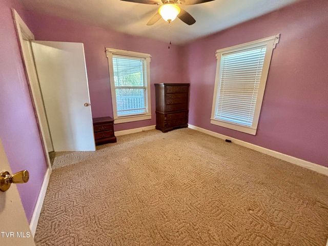 539 Oakwood Avenue, Pennington Gap, VA 24277