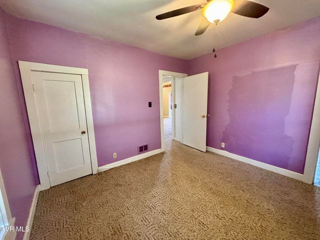 539 Oakwood Avenue, Pennington Gap, VA 24277
