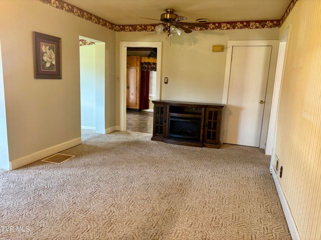 539 Oakwood Avenue, Pennington Gap, VA 24277