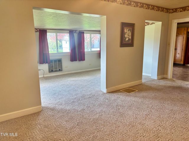 539 Oakwood Avenue, Pennington Gap, VA 24277