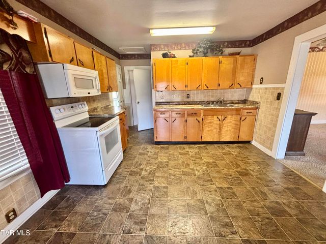 539 Oakwood Avenue, Pennington Gap, VA 24277