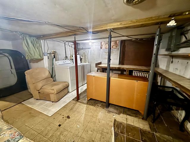 539 Oakwood Avenue, Pennington Gap, VA 24277