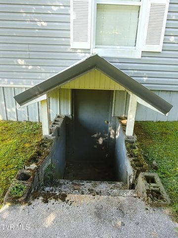 539 Oakwood Avenue, Pennington Gap, VA 24277