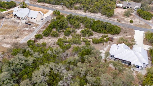 486 Thoroughbred, Spring Branch, TX 78070