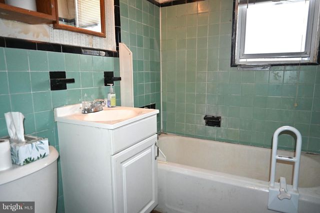 4048 LASHER RD, Drexel Hill, PA 19026