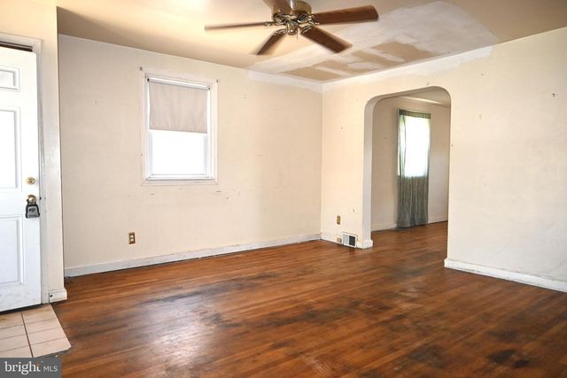 4048 LASHER RD, Drexel Hill, PA 19026