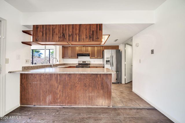 3827 W MURIEL Drive, Glendale, AZ 85308