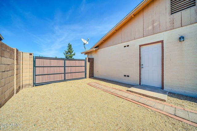 3827 W MURIEL Drive, Glendale, AZ 85308