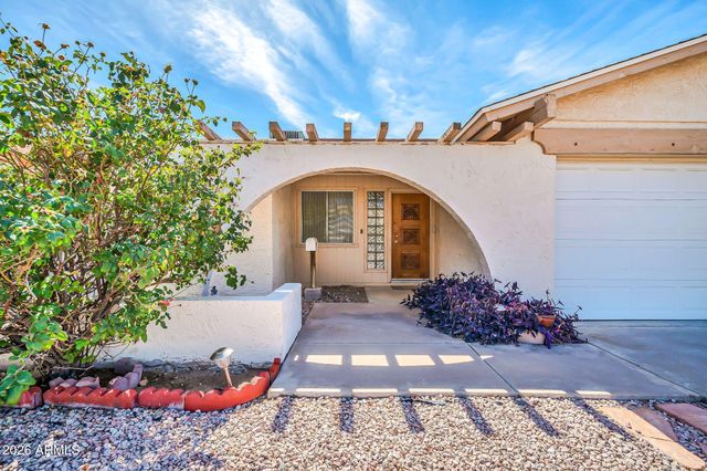 3827 W MURIEL Drive, Glendale, AZ 85308