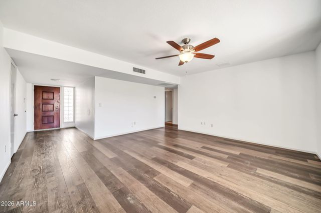 3827 W MURIEL Drive, Glendale, AZ 85308