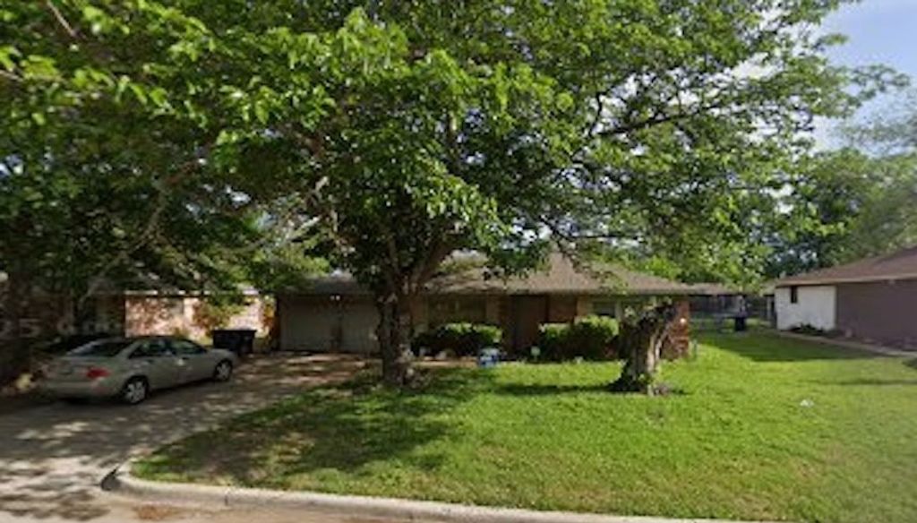340 Natchez Trace, Fort Worth, TX 76134
