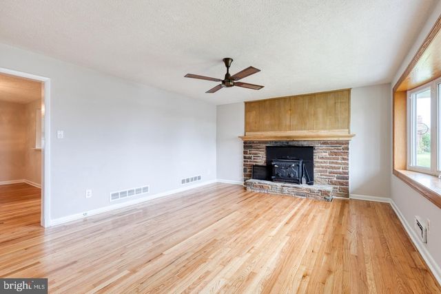 8306 BERKFIELD RD, Baltimore, MD 21237