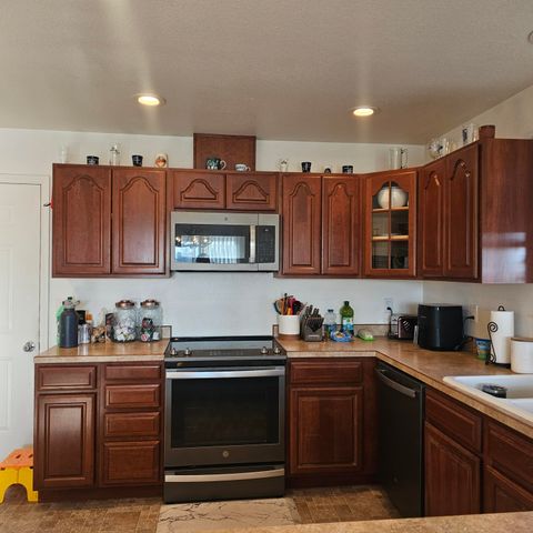 16120 Hill Road, Klamath Falls, OR 97603