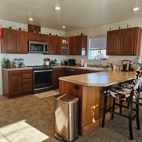 16120 Hill Road, Klamath Falls, OR 97603