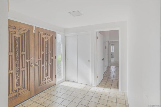 8575 N La Jolla Scenic Drive, La Jolla, CA 92037