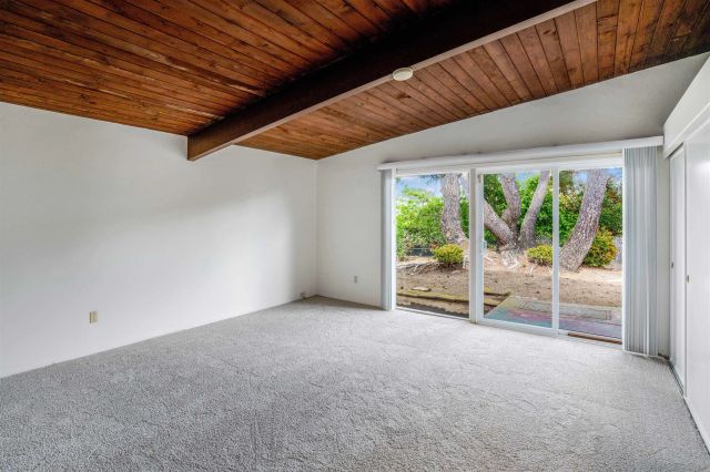 8575 N La Jolla Scenic Drive, La Jolla, CA 92037