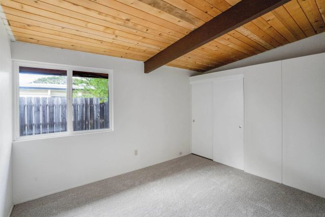8575 N La Jolla Scenic Drive, La Jolla, CA 92037