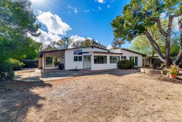 8575 N La Jolla Scenic Drive, La Jolla, CA 92037