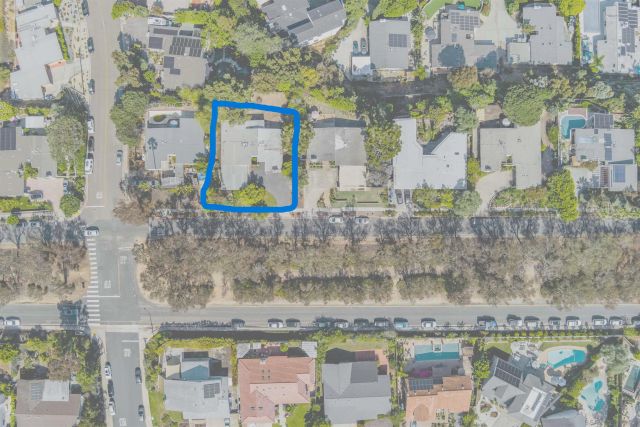 8575 N La Jolla Scenic Drive, La Jolla, CA 92037