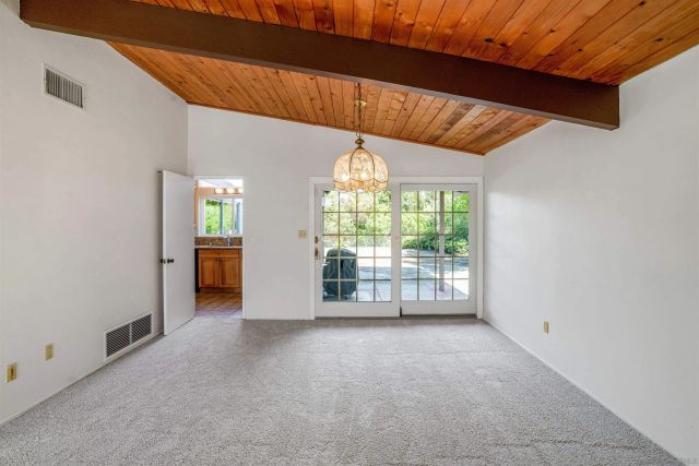 8575 N La Jolla Scenic Drive, La Jolla, CA 92037