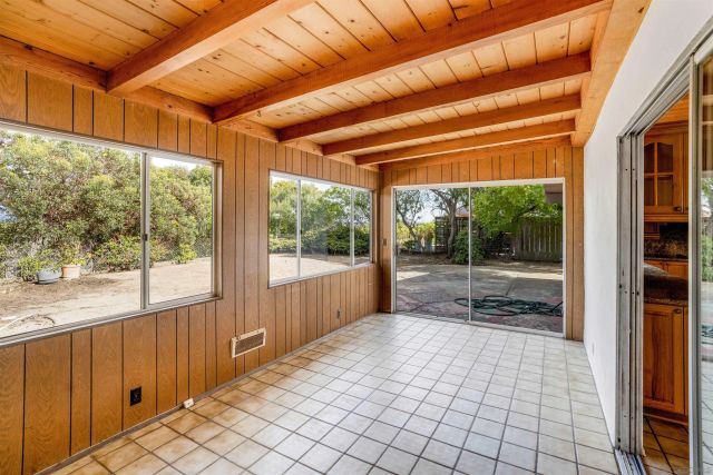 8575 N La Jolla Scenic Drive, La Jolla, CA 92037
