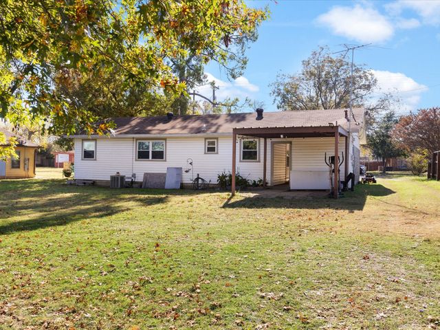 1805 Stevens Street, Bridgeport, TX 76426